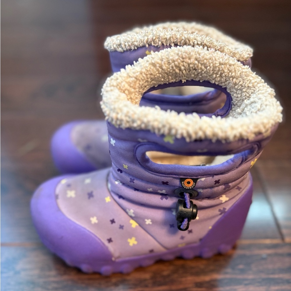 Bogs Snow Boots - Size 8